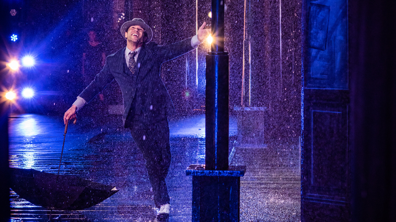 Singin in the rain backstage photos