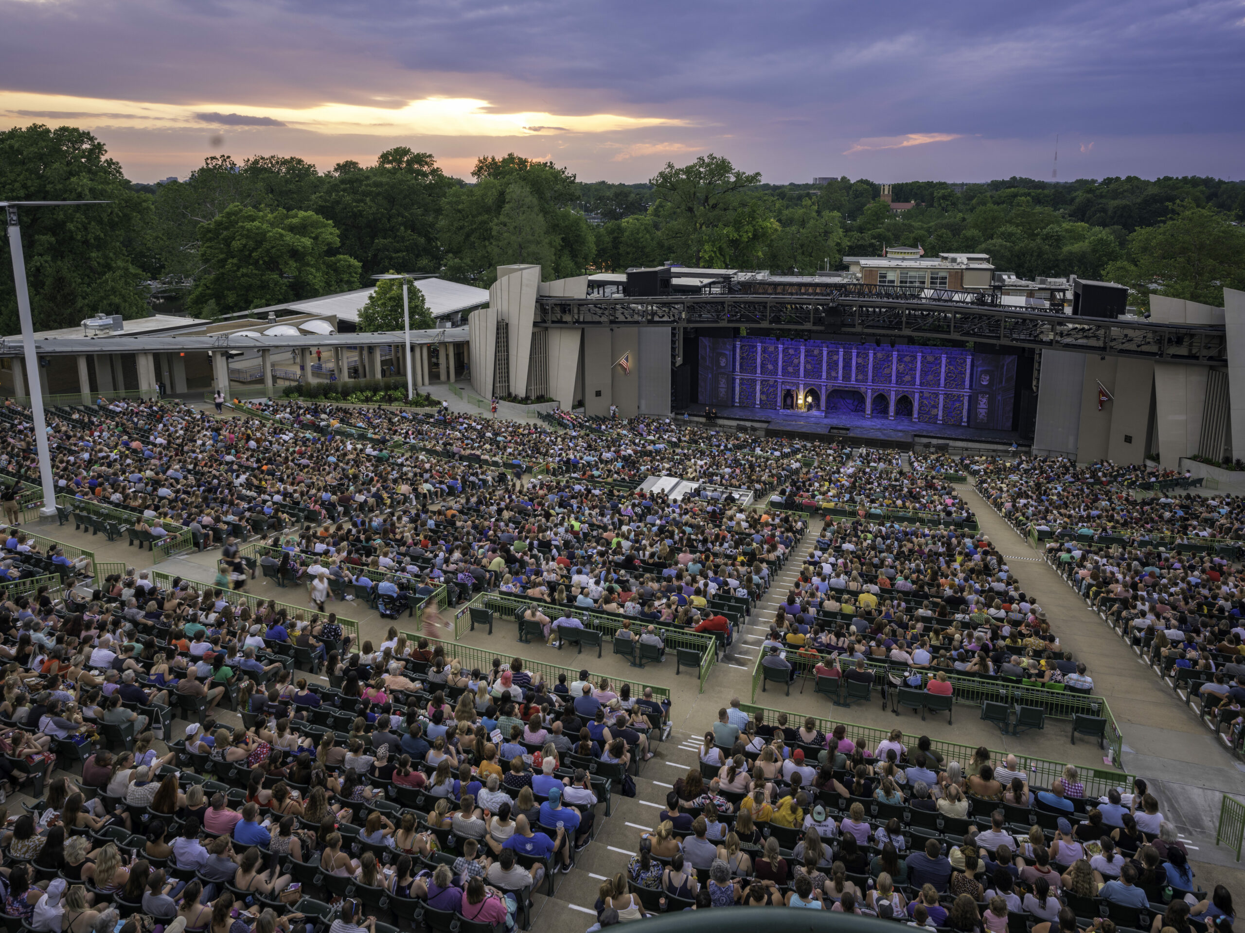 Digital advertising in theatre at The Muny